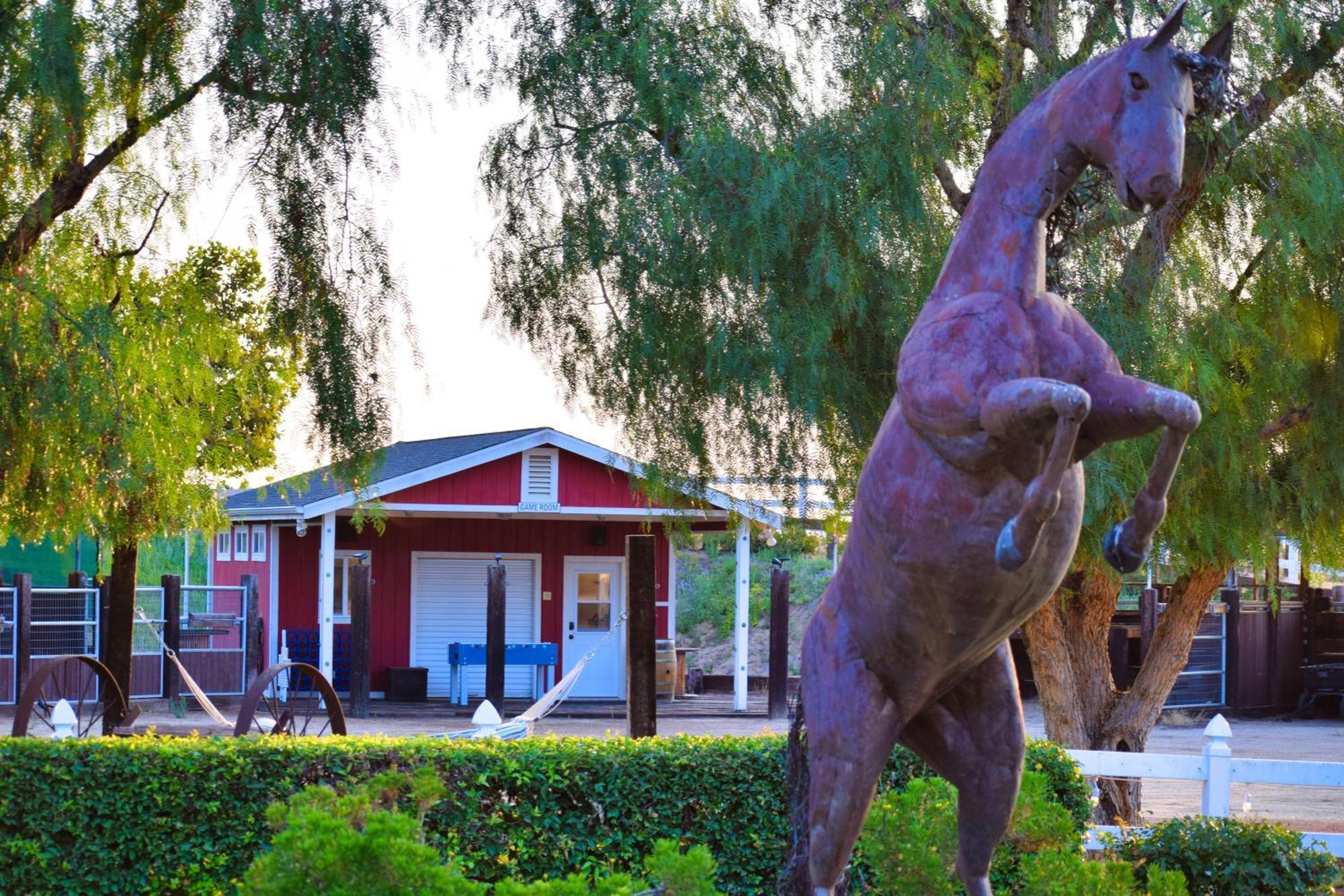 Peppertree Lane Ranch -- Seven-Acre Ranch In The Heart Of Wine Country Hotel Temecula Bagian luar foto