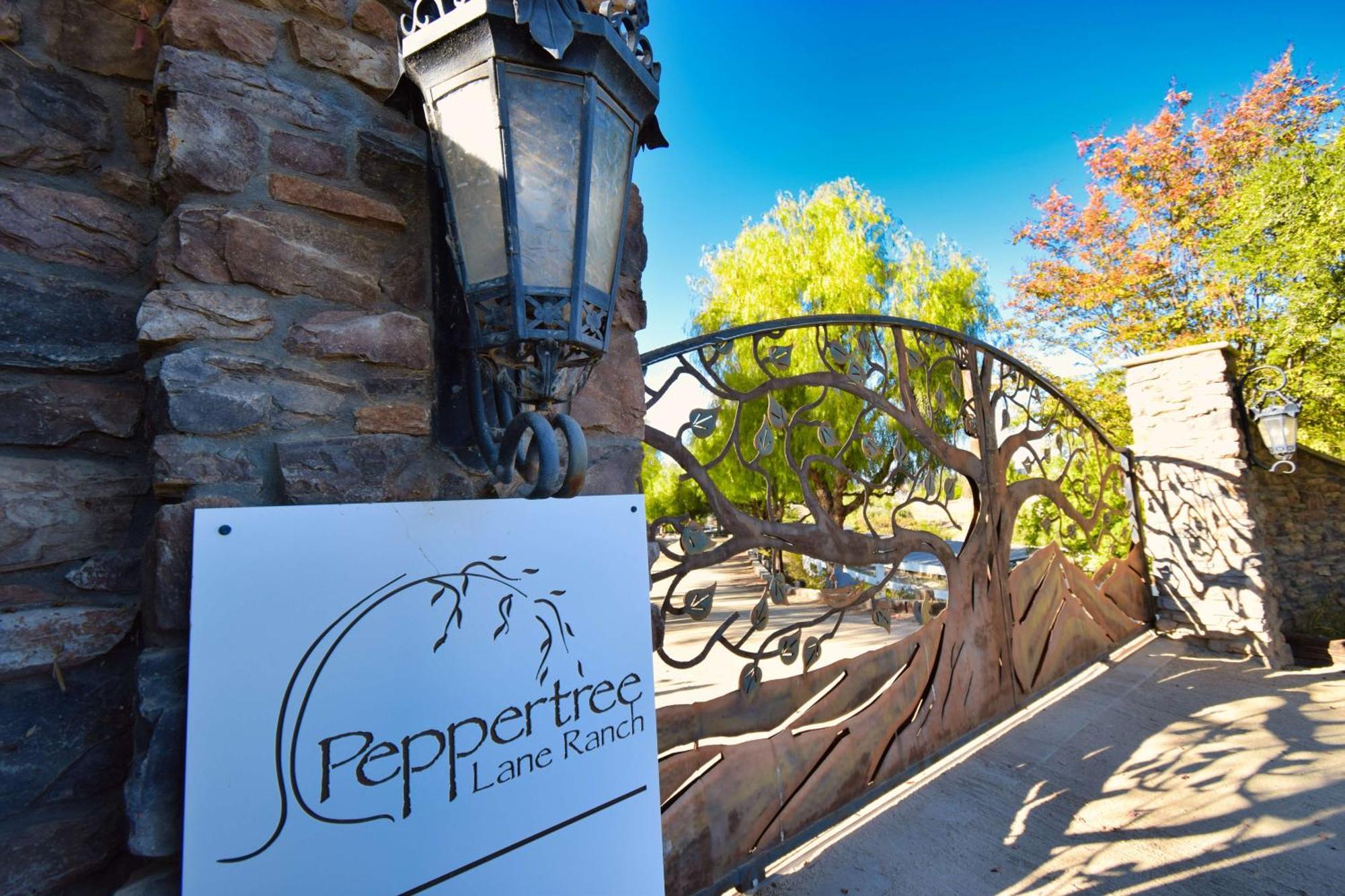 Peppertree Lane Ranch -- Seven-Acre Ranch In The Heart Of Wine Country Hotel Temecula Bagian luar foto