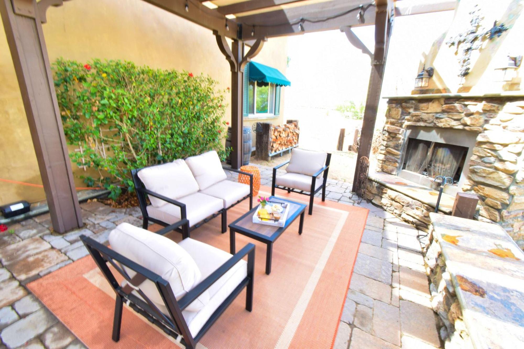 Peppertree Lane Ranch -- Seven-Acre Ranch In The Heart Of Wine Country Hotel Temecula Bagian luar foto