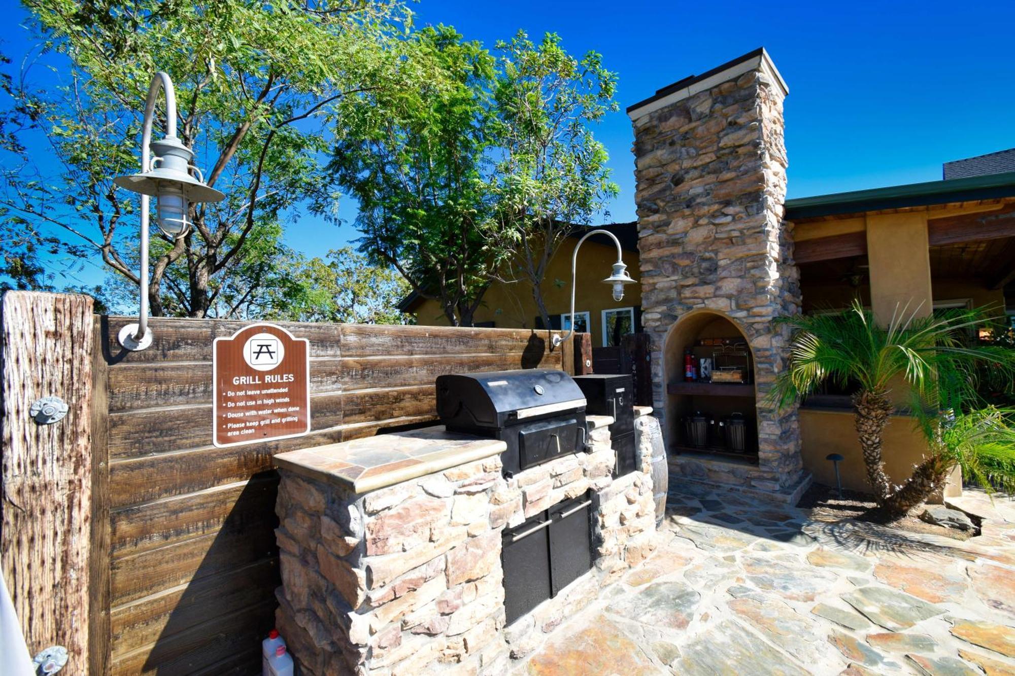 Peppertree Lane Ranch -- Seven-Acre Ranch In The Heart Of Wine Country Hotel Temecula Bagian luar foto